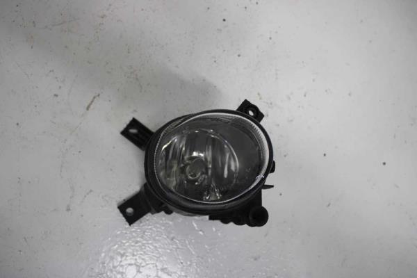 FEU ANTIBROUILLARD DROIT A3 8P 2003-2013 / A4 B7 2004-2008 - Vue 1